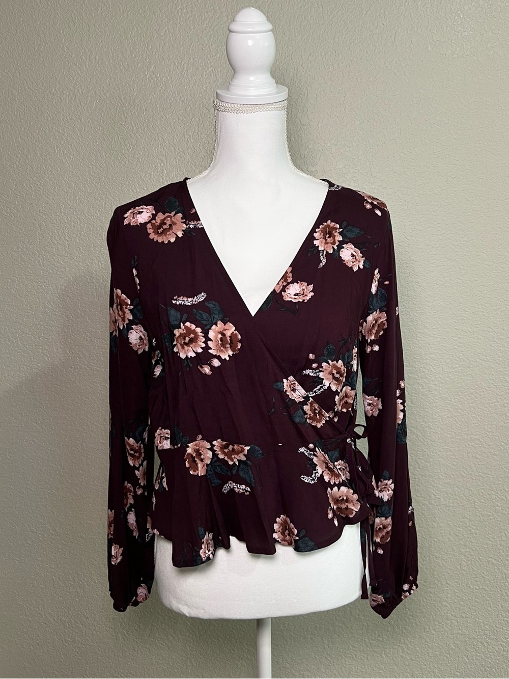 Wild Fable Blouse Women's Sz Med Burgundy Floral Wrap Top Flowy Long Sleeve Boho